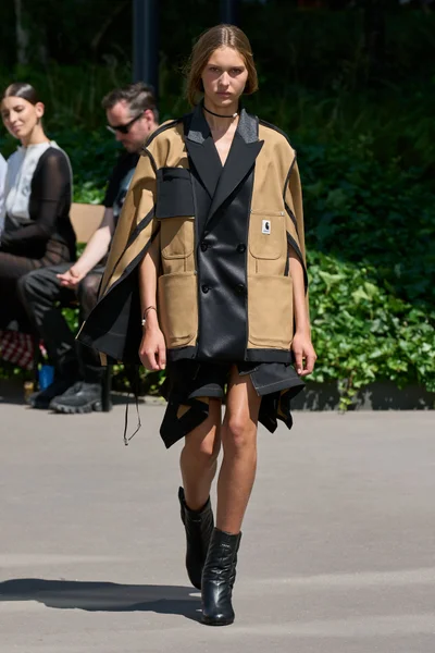 Look 60